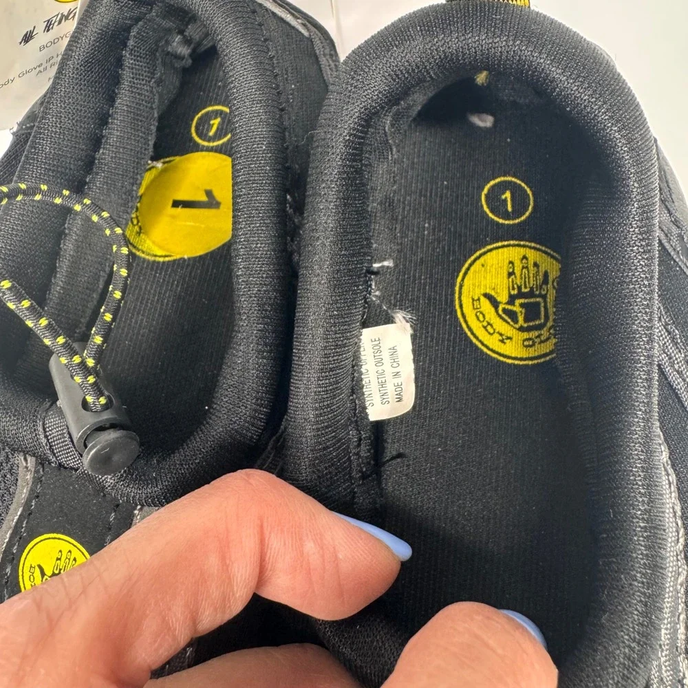 NWT Body Glove Riptide III Youth Water Shoes Black Yellow Size 1 Aqua Shoes